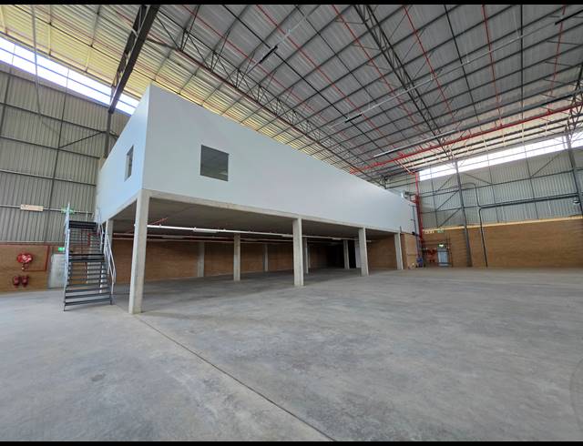 4,630M² WAREHOUSE TO LET IN AIRPORT PARK